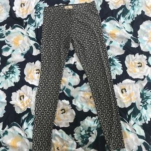 HOLLISTER B&W PRINT LEGGINGS